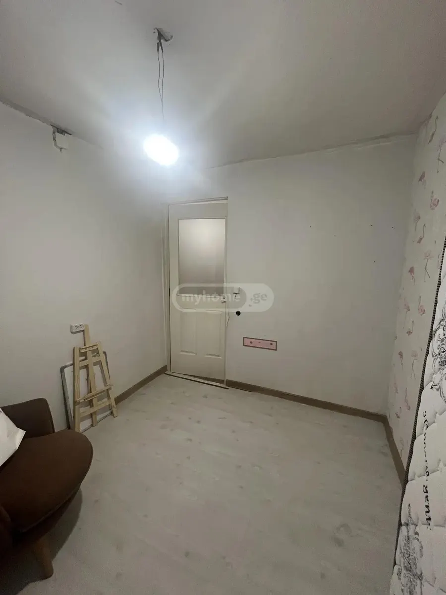 House, 4-room, 80 m²