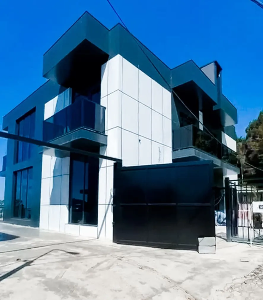 Дом, 3-комн., 245 м²