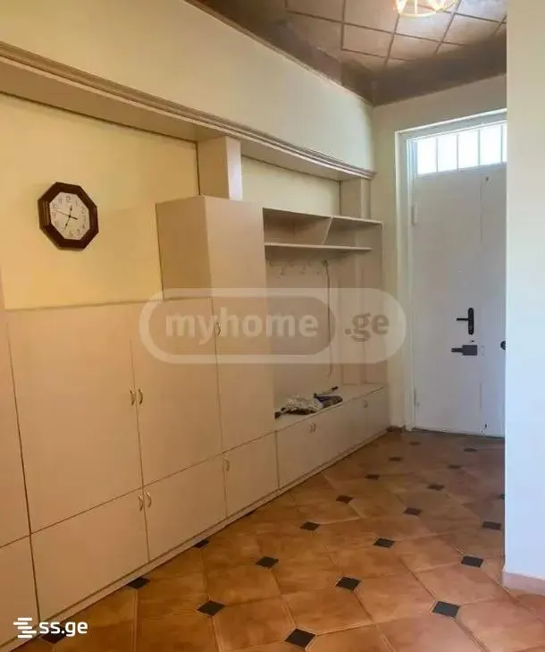 Apartment, 4-room, 100 m²