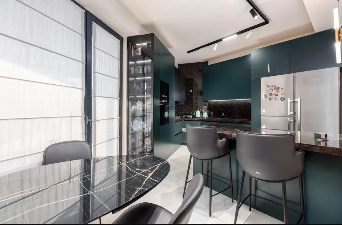 Квартира, 5-комн., 240 м², Nino Zhvania St, 55