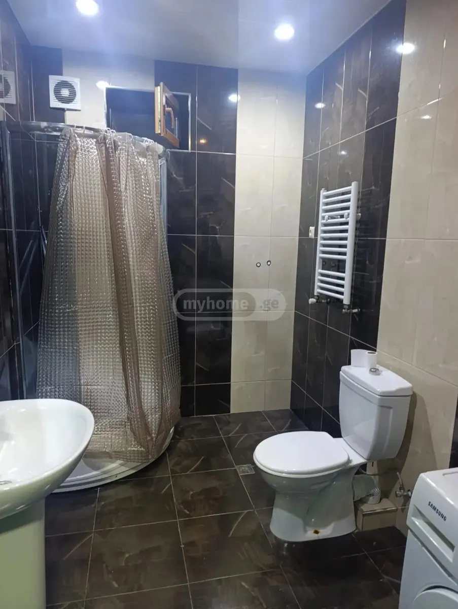 Apartment, 5-room, 220 m²
