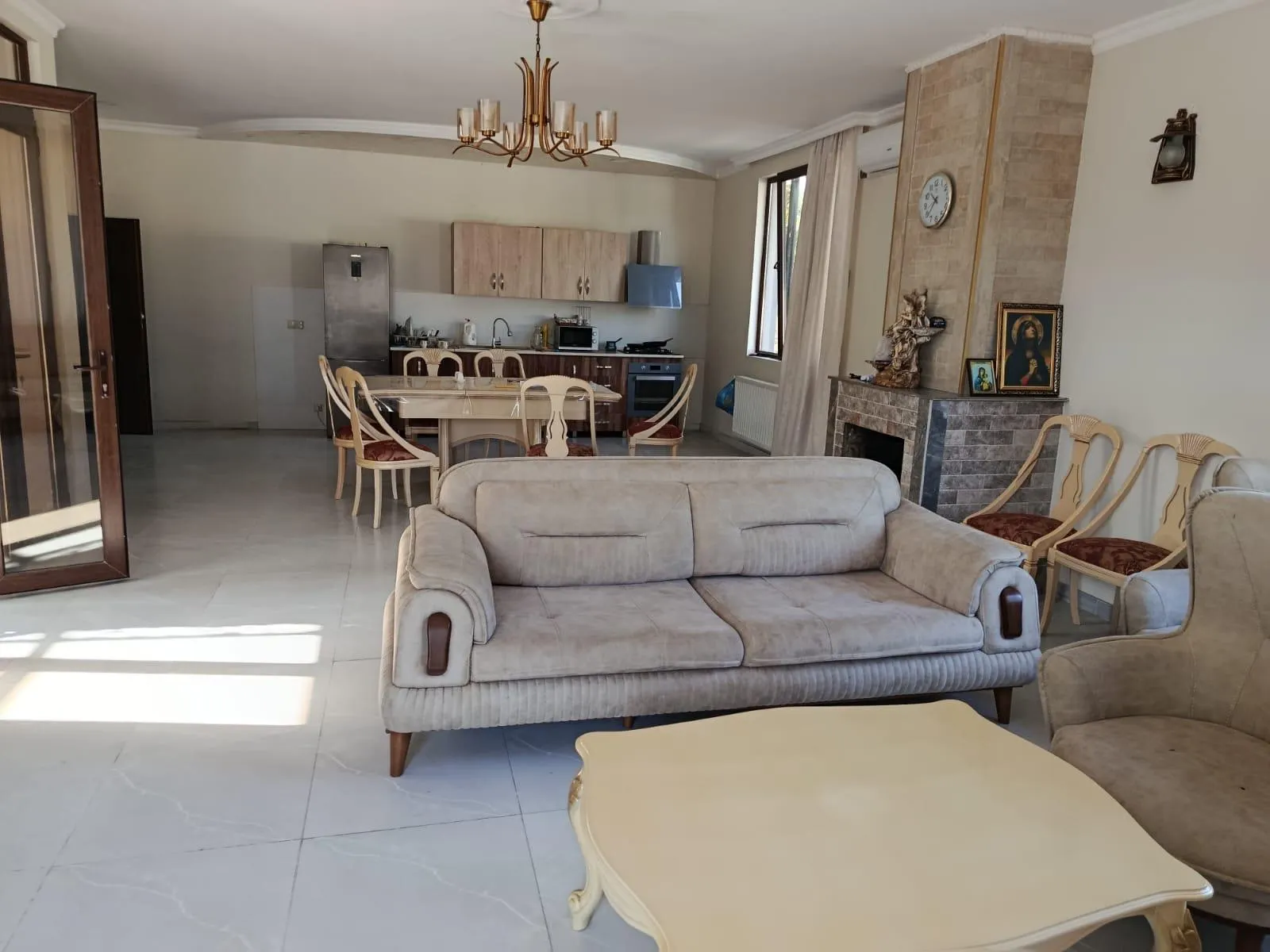 House, 5-room, 194.08 m²