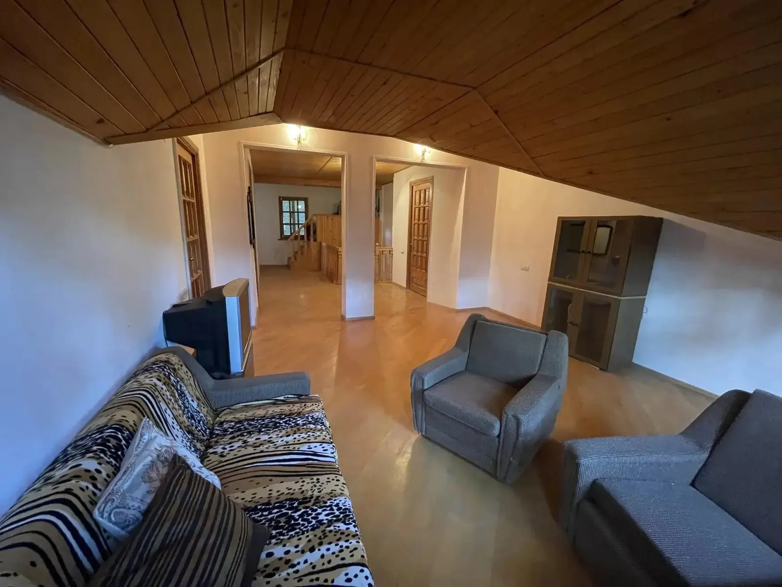 Дом, 8-комн., 350 м²