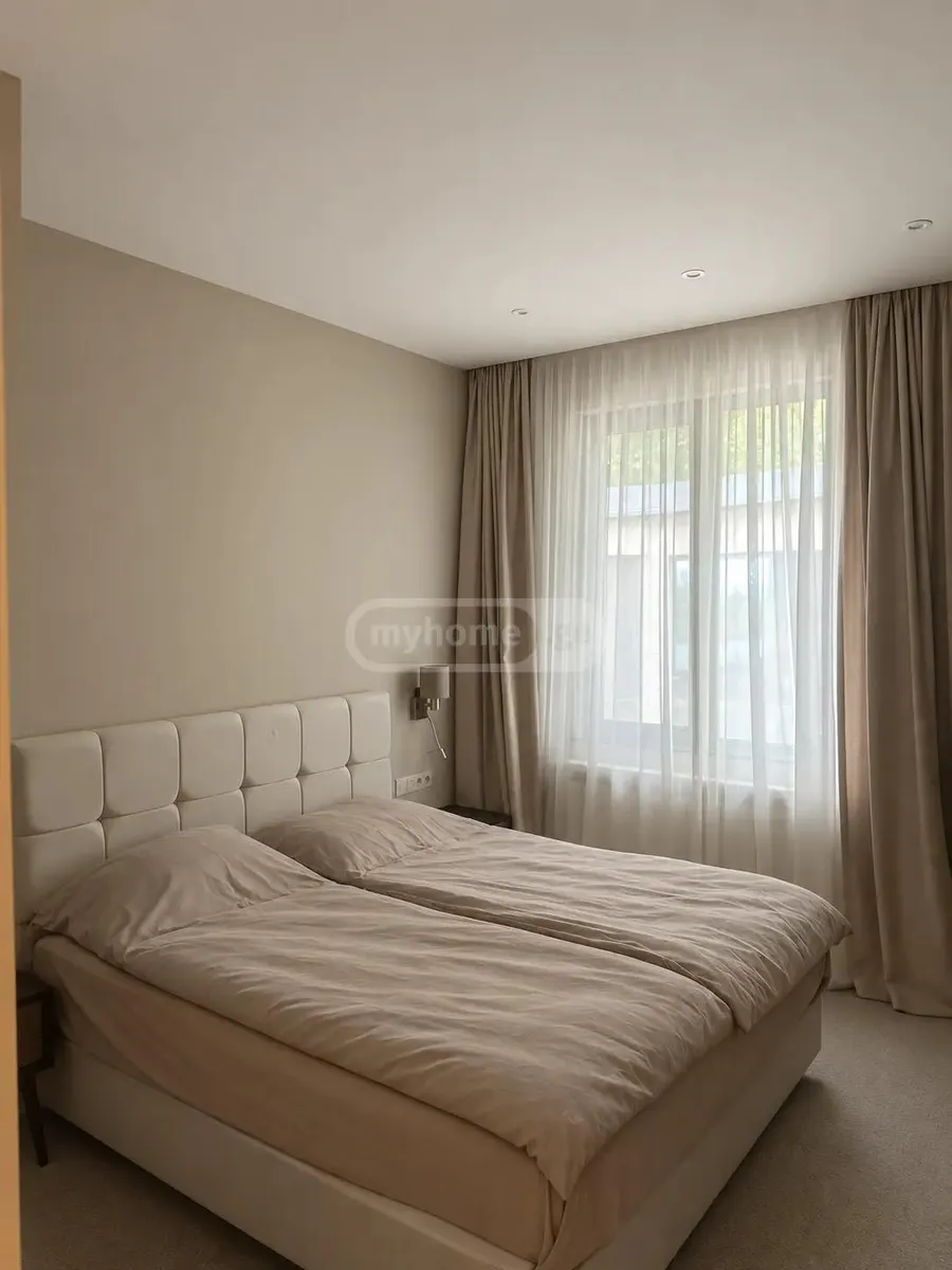 House, 5-room, 500 m²