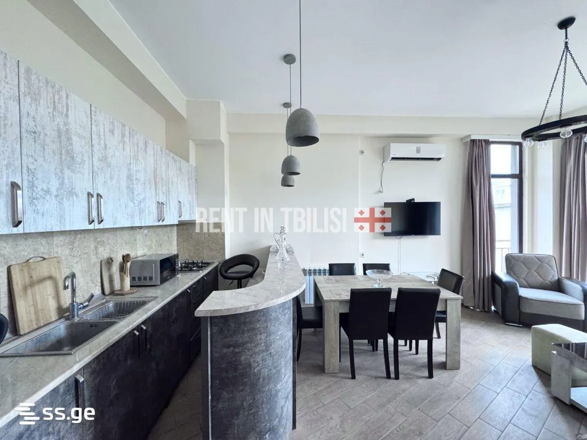 Квартира, 2-комн., 65 м²