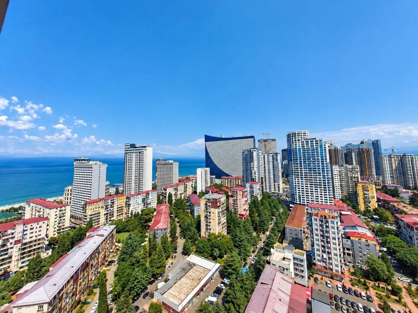 Квартира, 1-комн., 80 м², Mega City