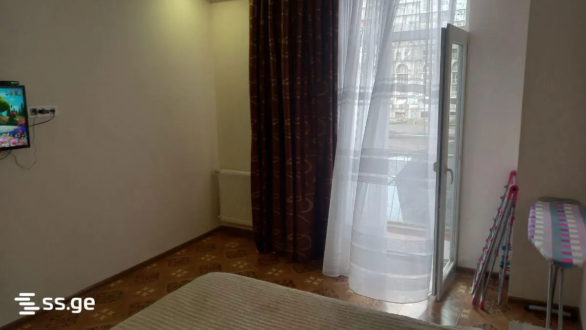 Квартира, 2-комн., 65 м²