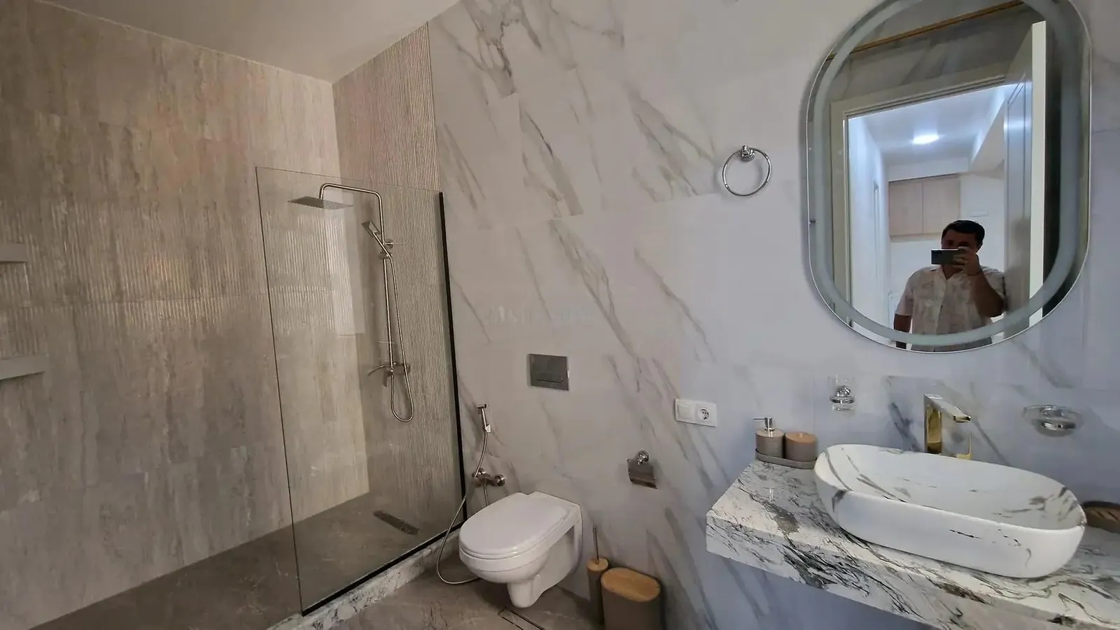 Дом, 6-комн., 320 м²