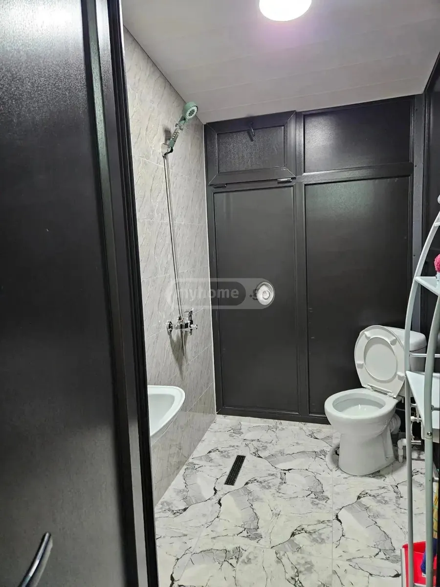 House, 2-room, 40 m²