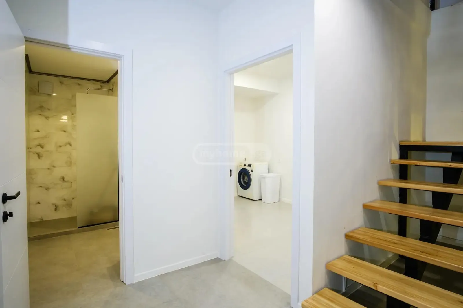 Дом, 5-комн., 390 м²