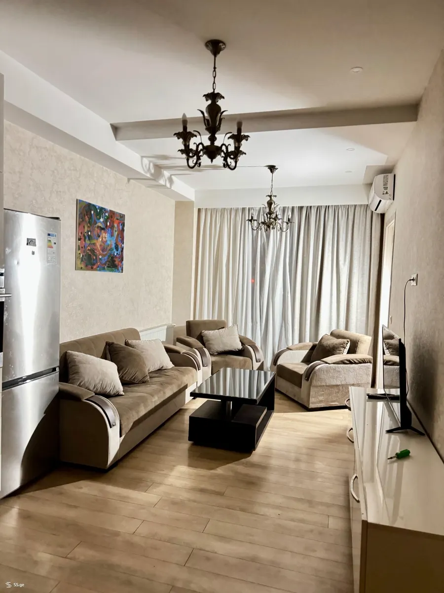 Квартира, 3-комн., 100 м²