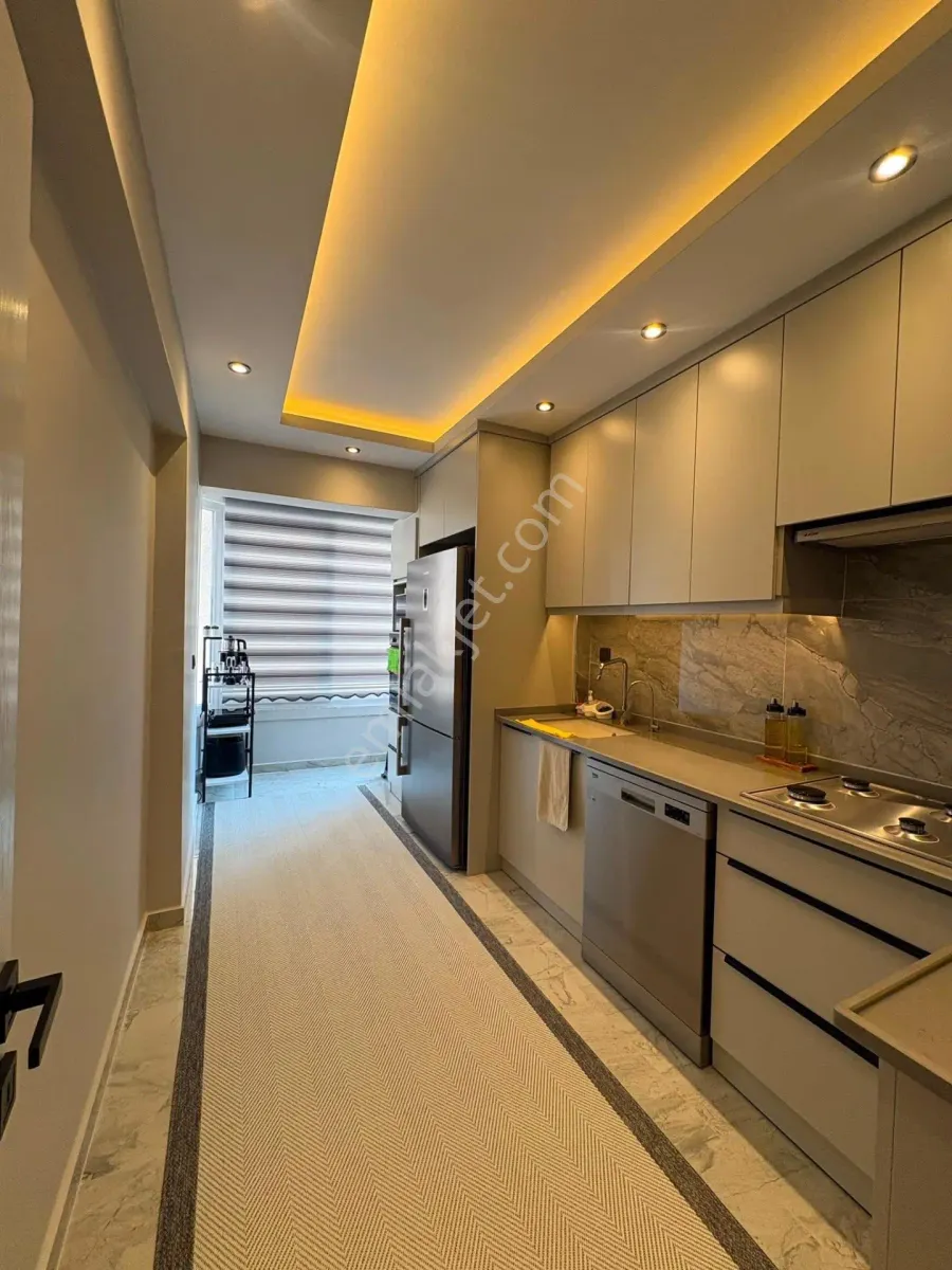 Apartment, 4-room, 140 m²