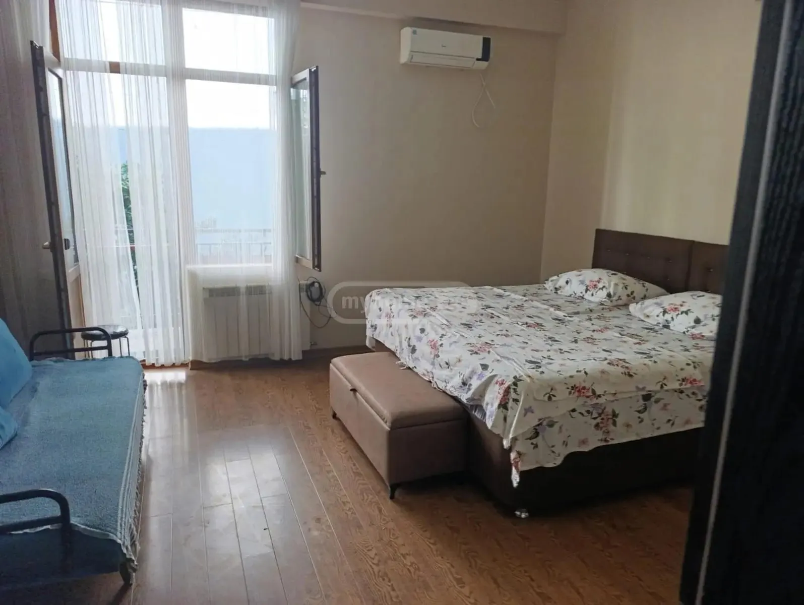 Apartment, 5-room, 220 m²