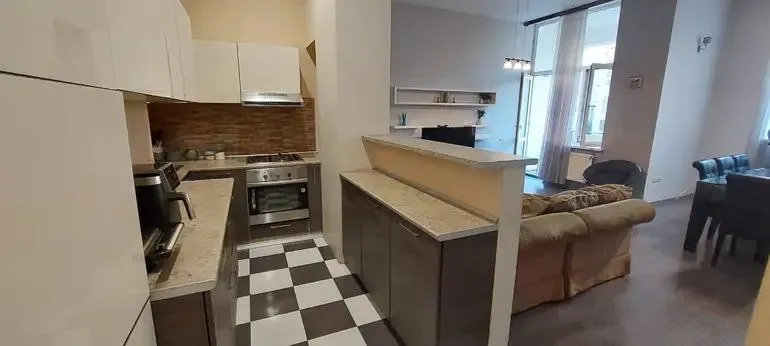 Квартира, 3-комн., 102 м²