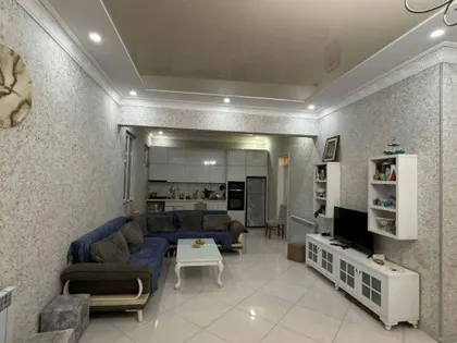 Квартира, 5-комн., 200 м²
