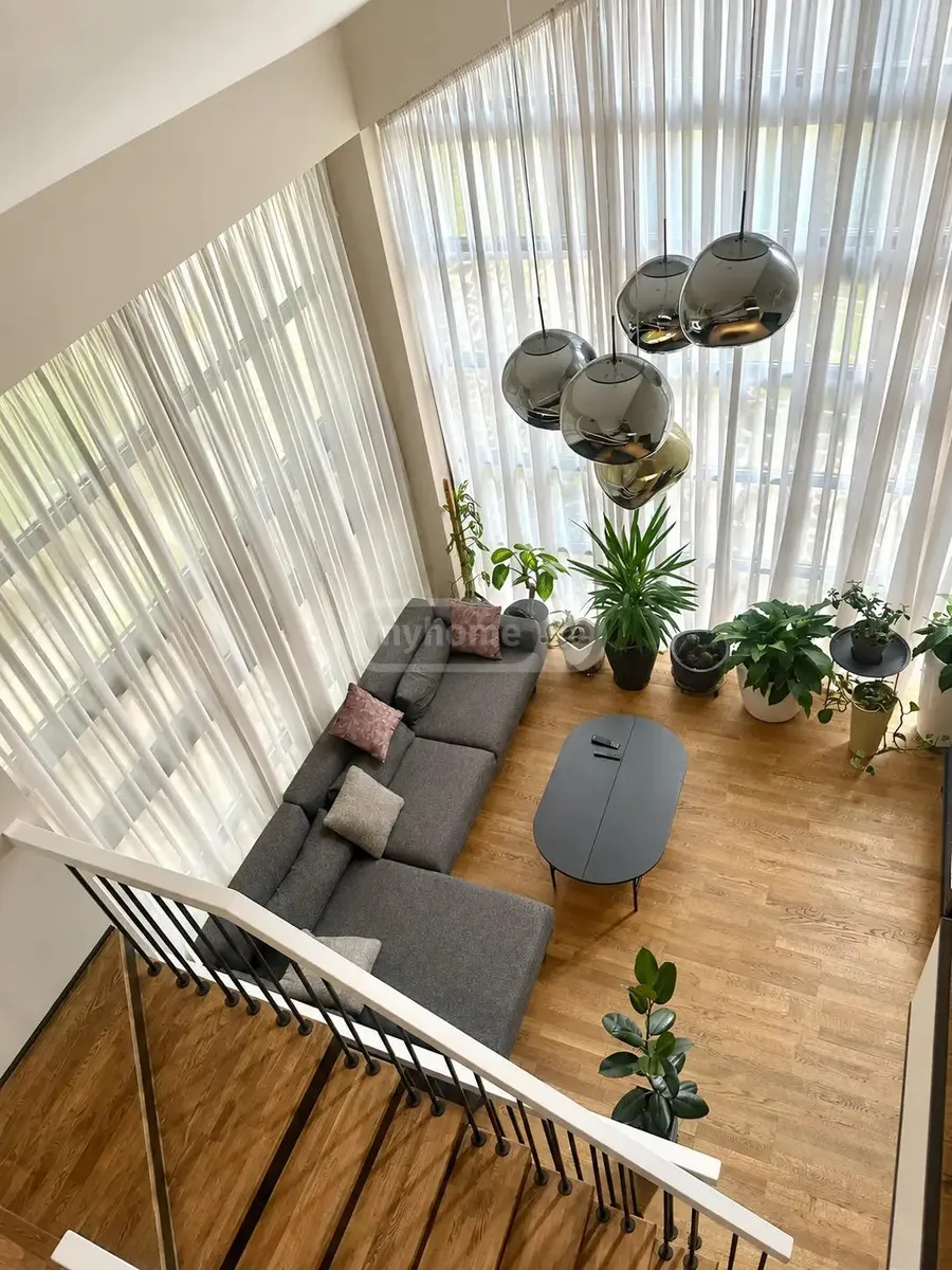 House, 5-room, 500 m²