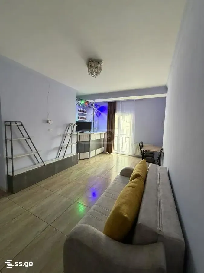 Квартира, 3-комн., 84 м²