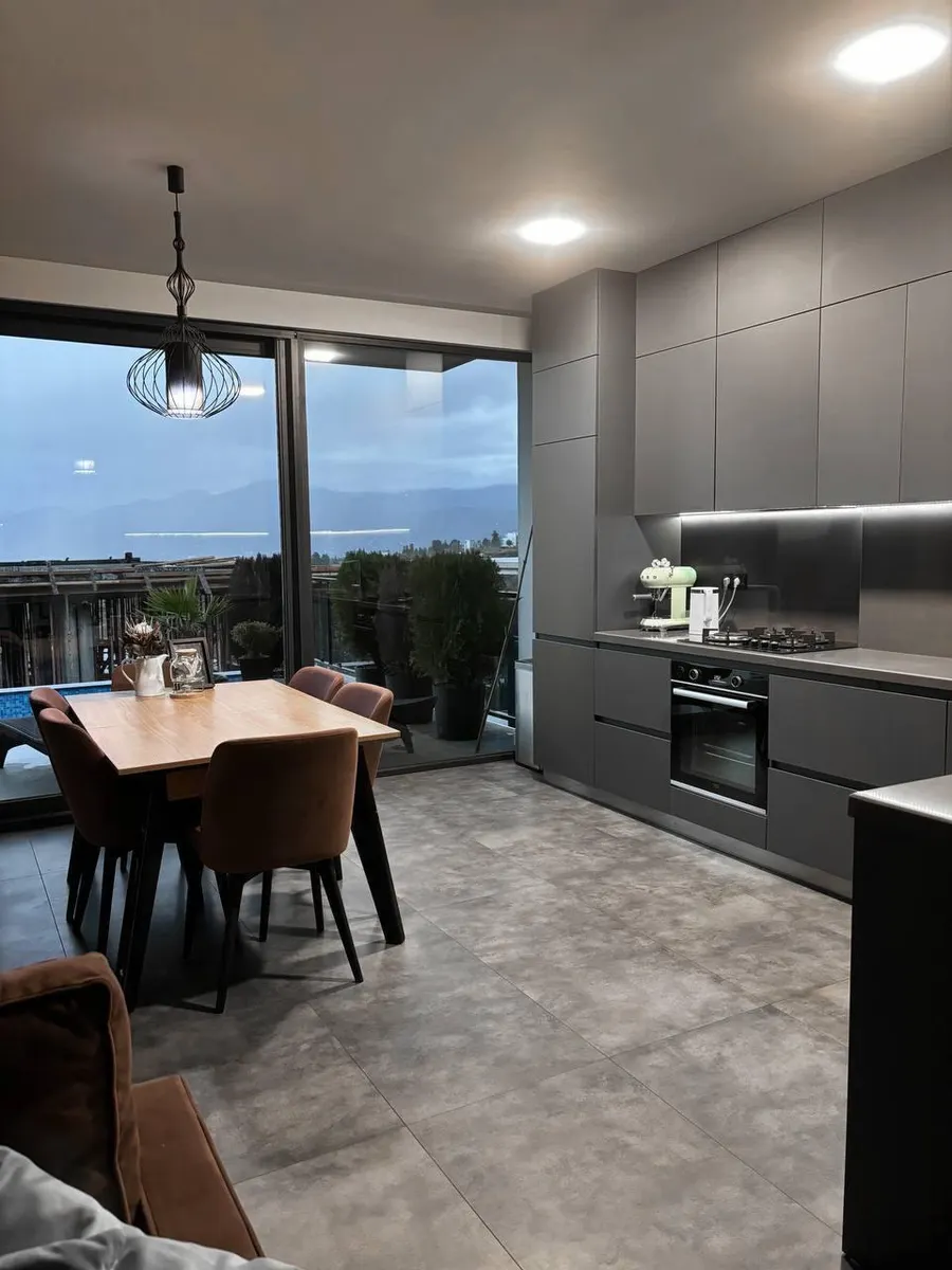 Дом, 3-комн., 230 м²