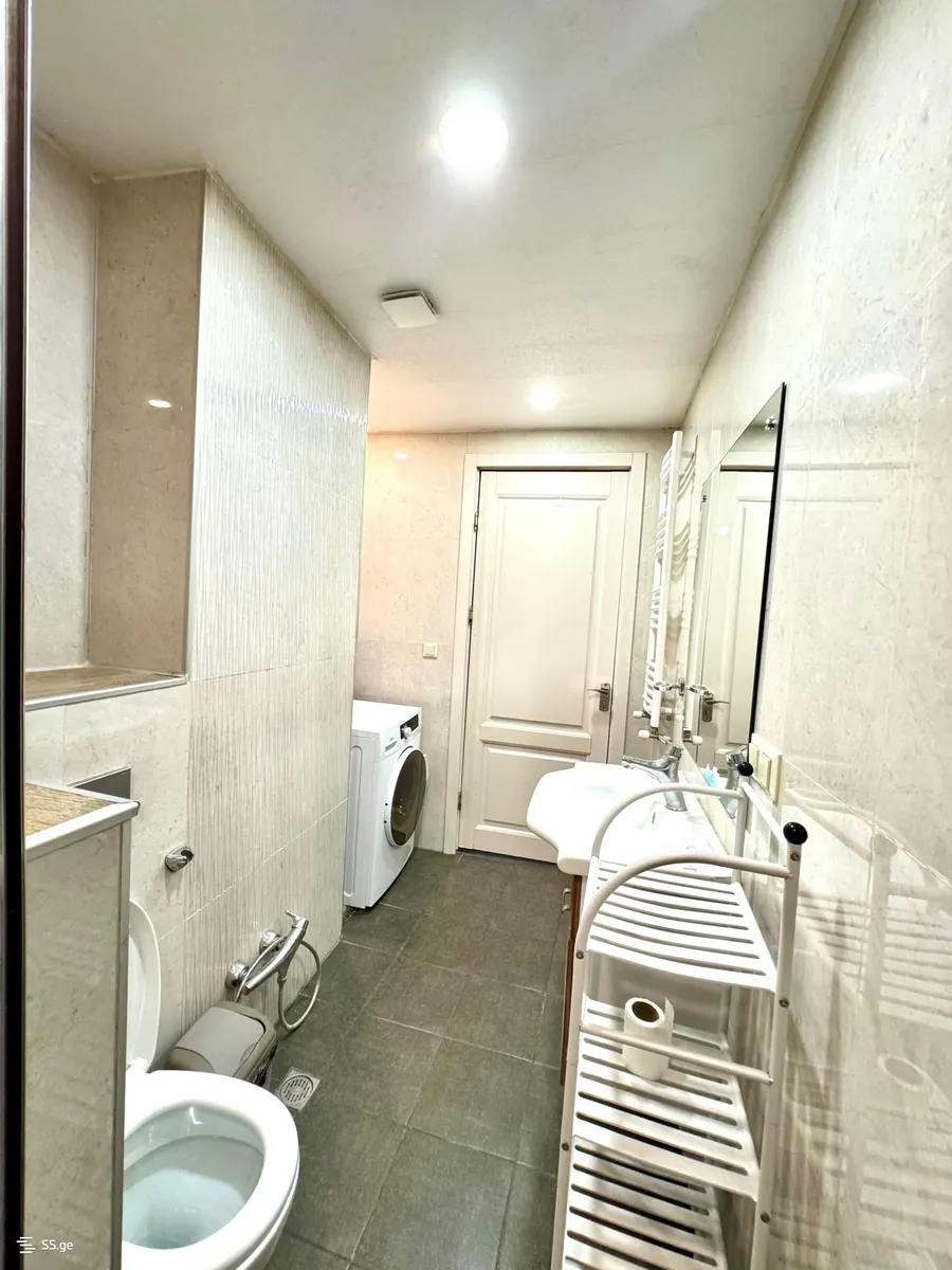Квартира, 3-комн., 100 м²