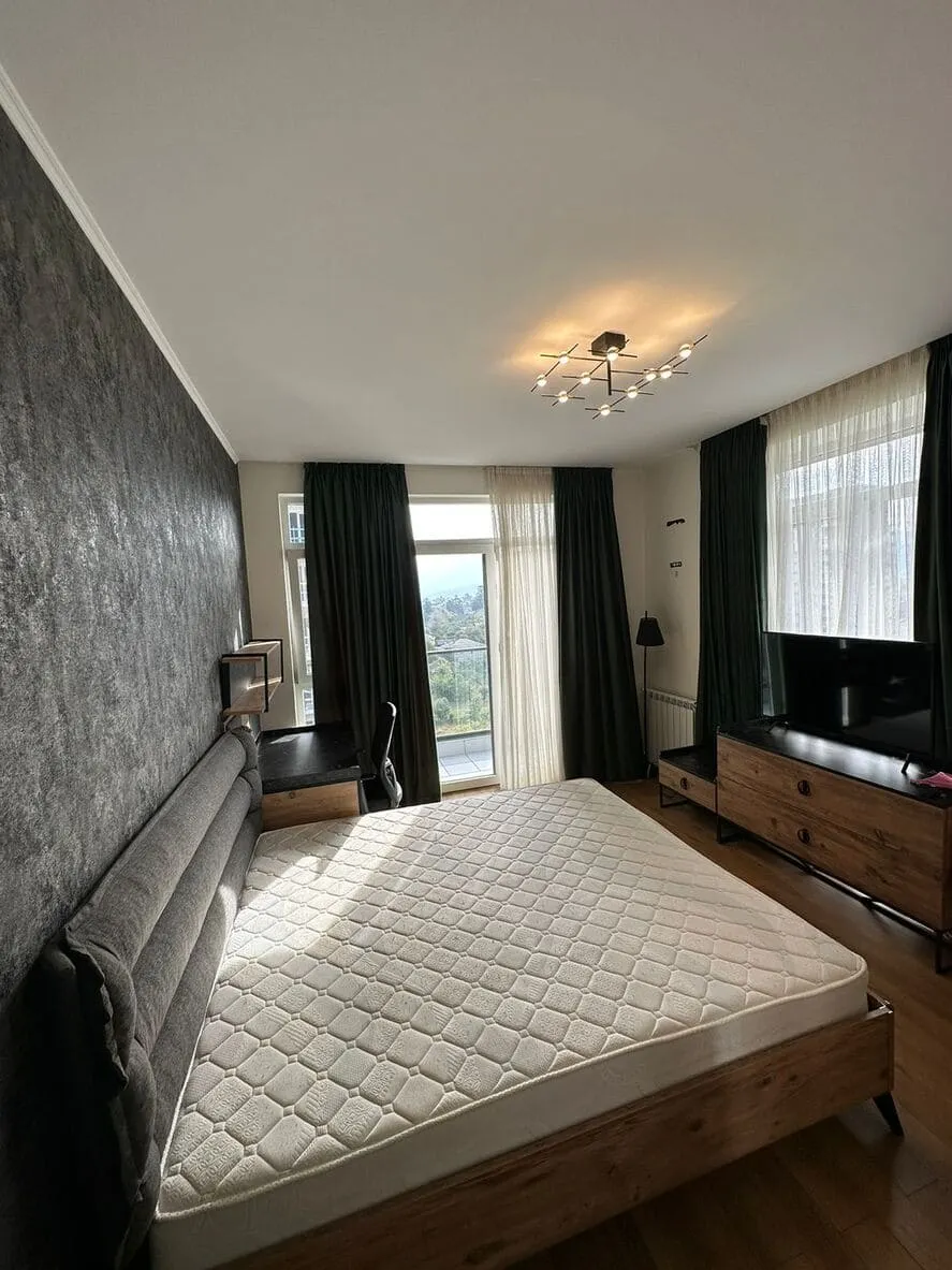 Квартира, 2-комн., 121.4 м²