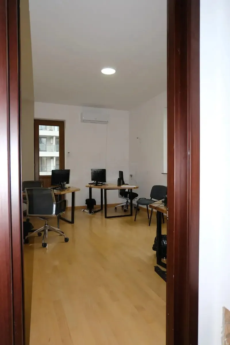 Дом, 10-комн., 700 м²
