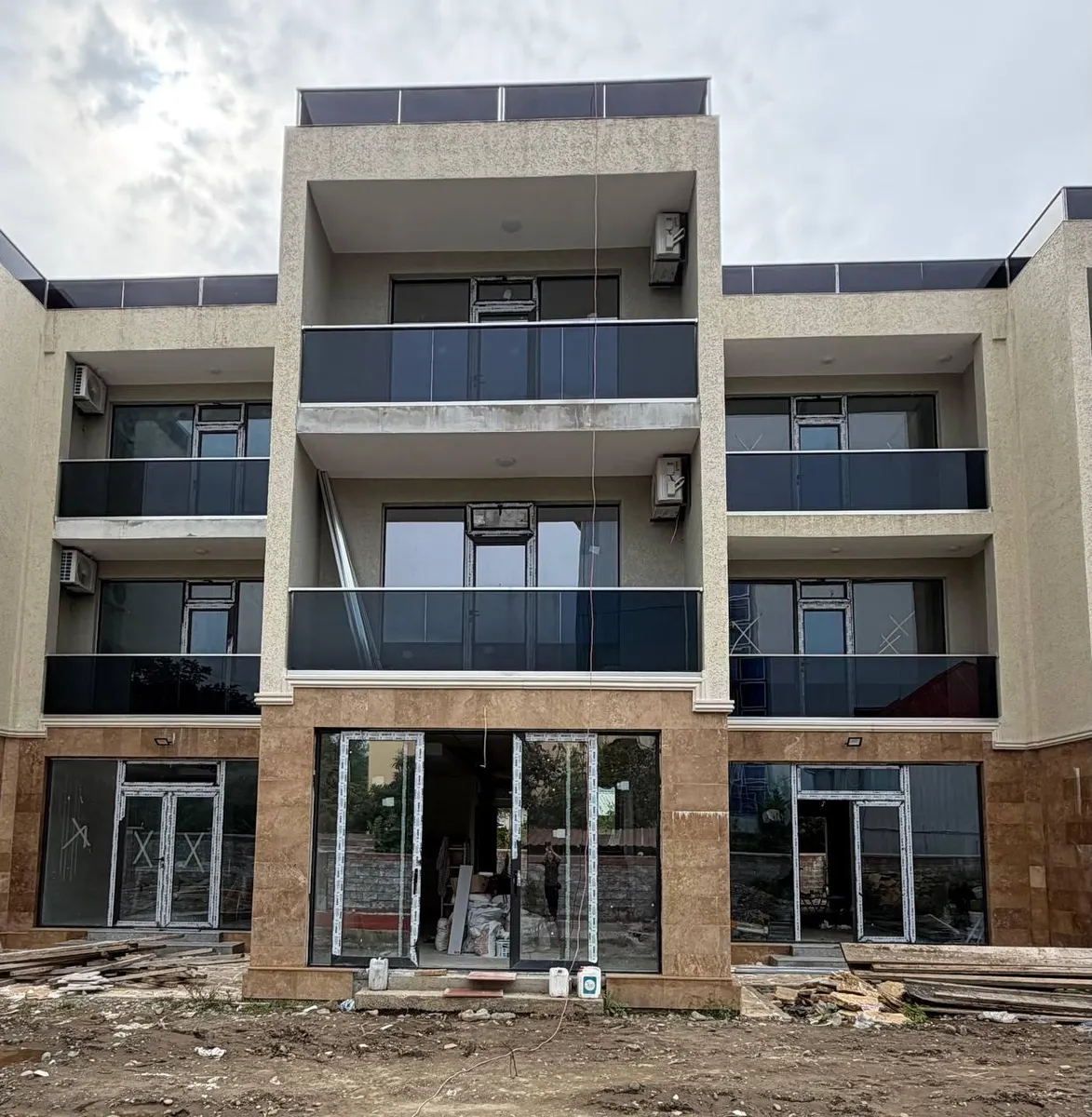 House, 4-room, 185 m²