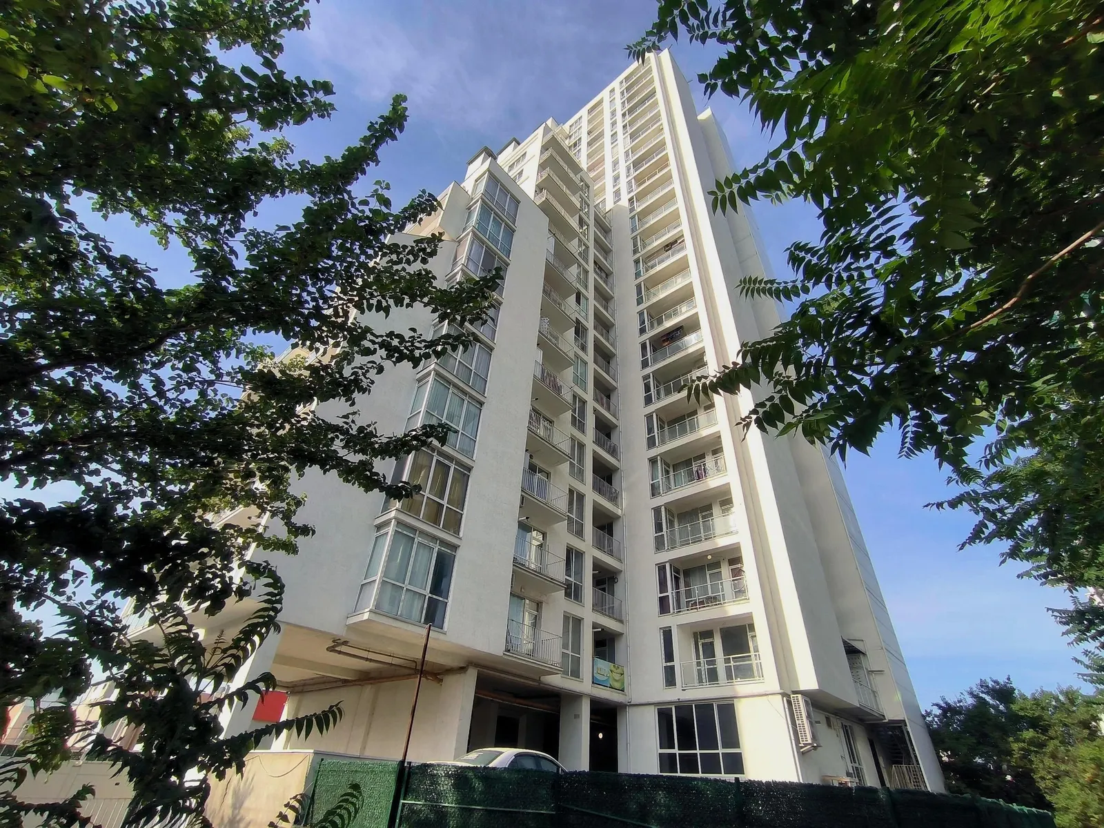 საცხოვრებელი კომპლექსი Marshal Gelovani Ave, 52