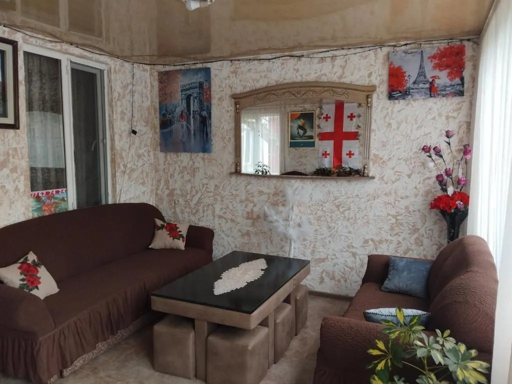 Дом, 5-комн., 200 м²