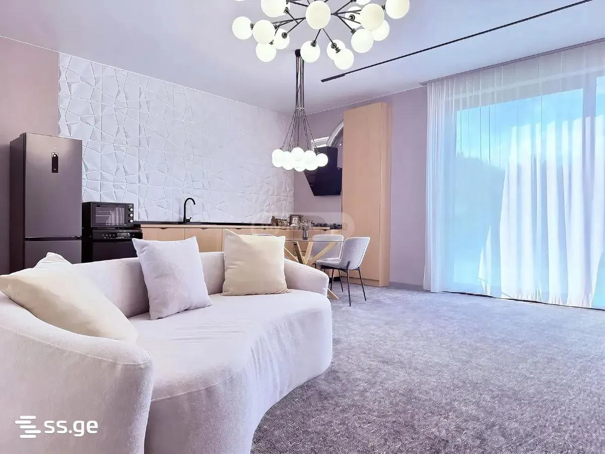 Дом, 3-комн., 600 м²