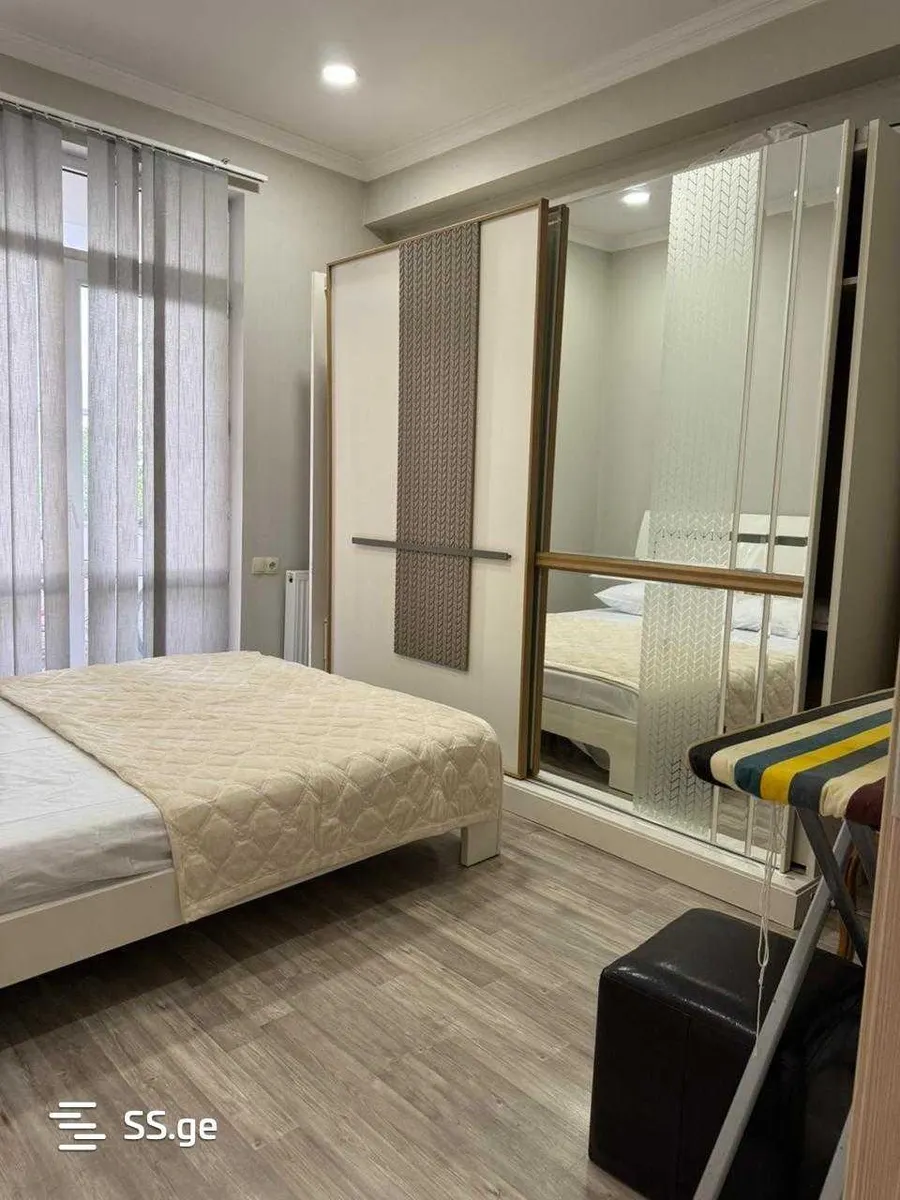 ბინა, 4-ოთახიანი, 150 მ², West House