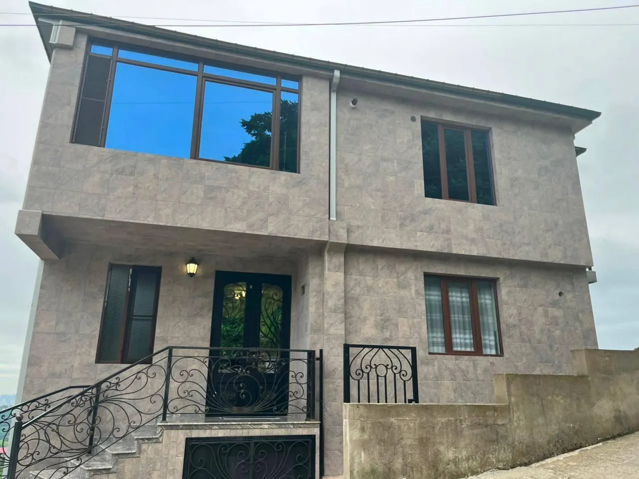 Дом, 7-комн., 1200 м²