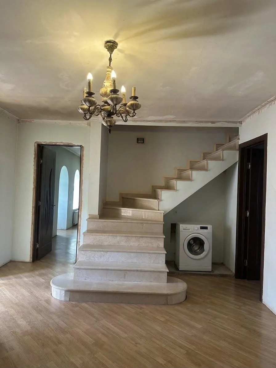 Дом, 9-комн., 269 м²