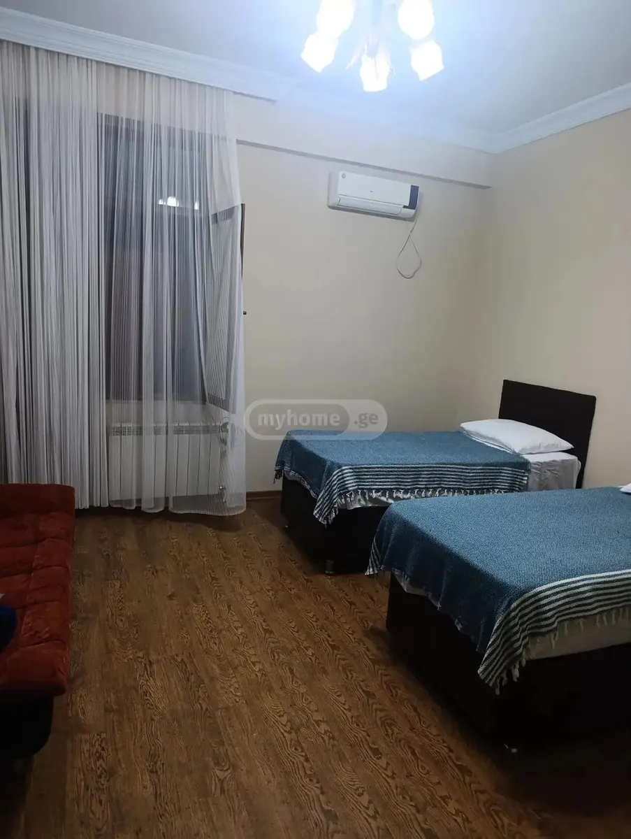 Apartment, 5-room, 220 m²