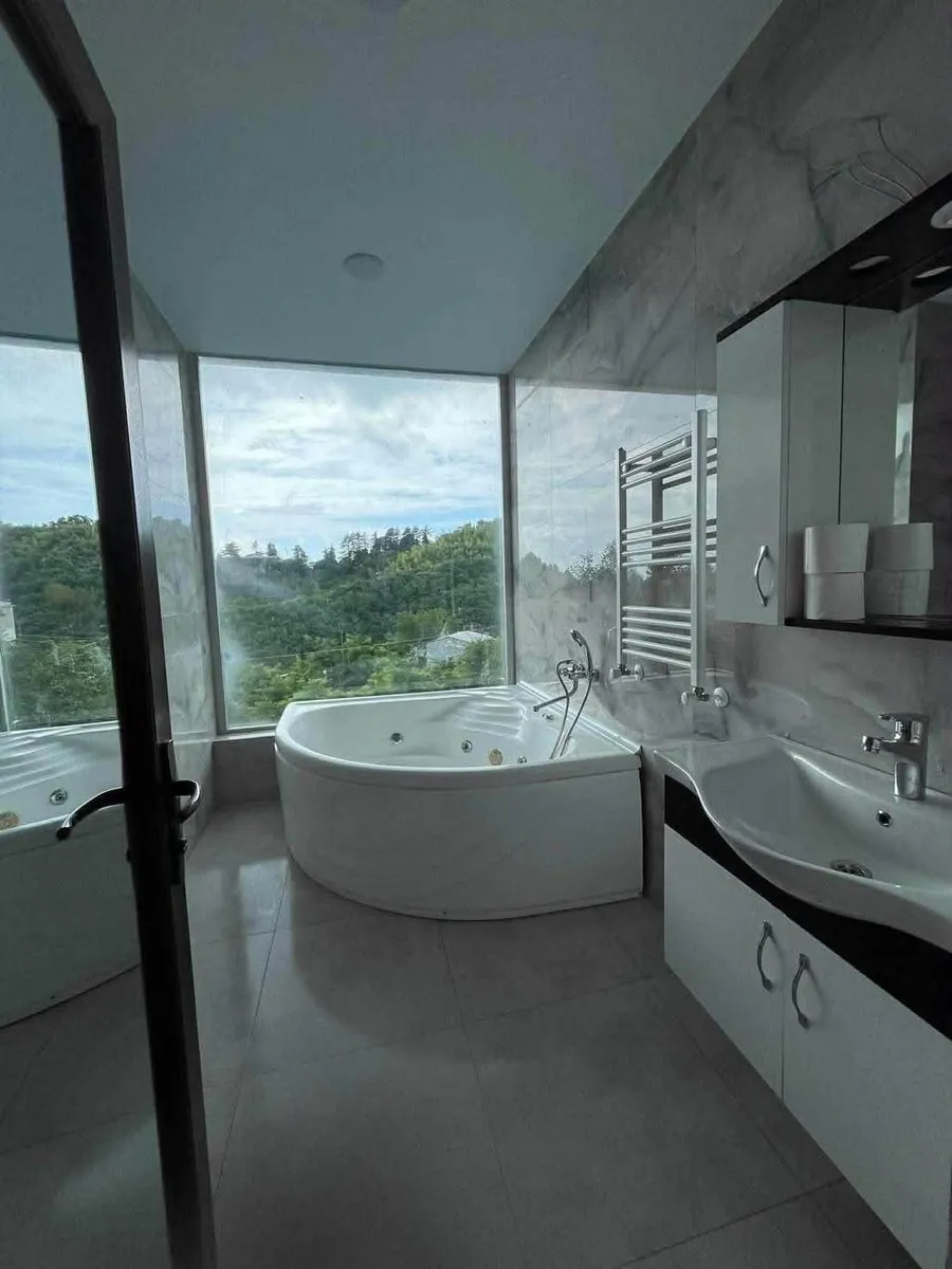 House, 6-room, 500 m²