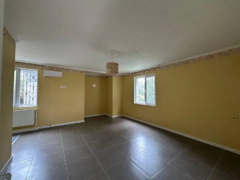 Дом, 3-комн., 2640 м²