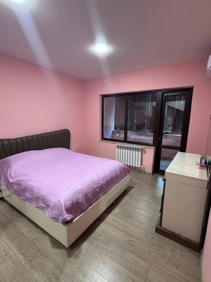 Квартира, 3-комн., 82 м²