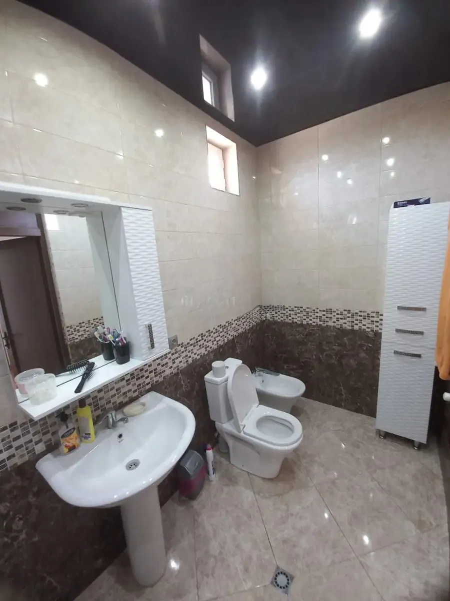 House, 8-room, 420 m²