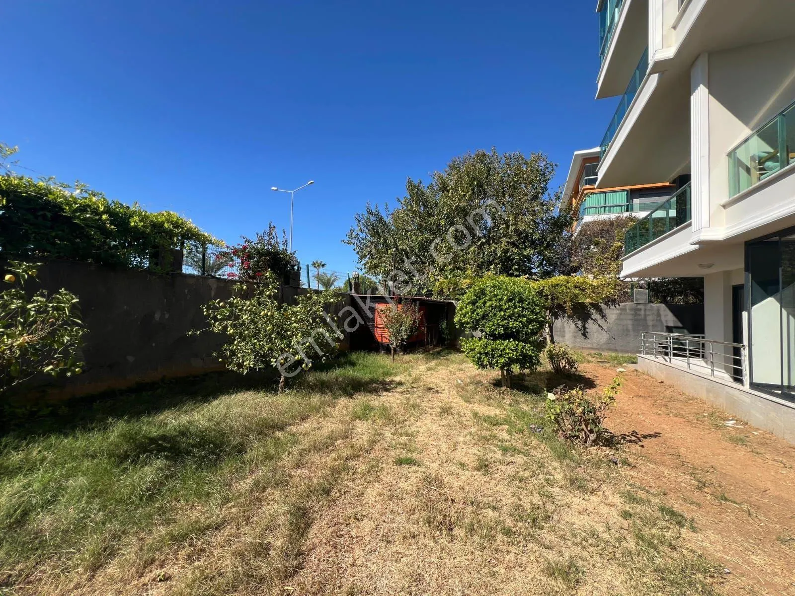 Apartment, 6-room, 200 m²