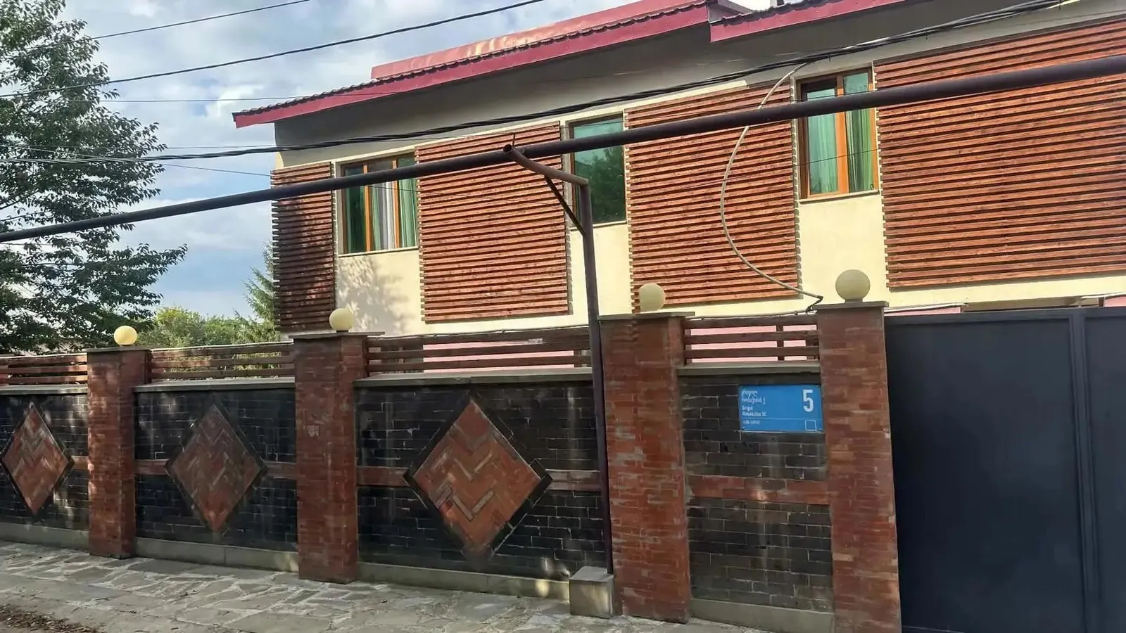 Дом, 8-комн., 415 м²