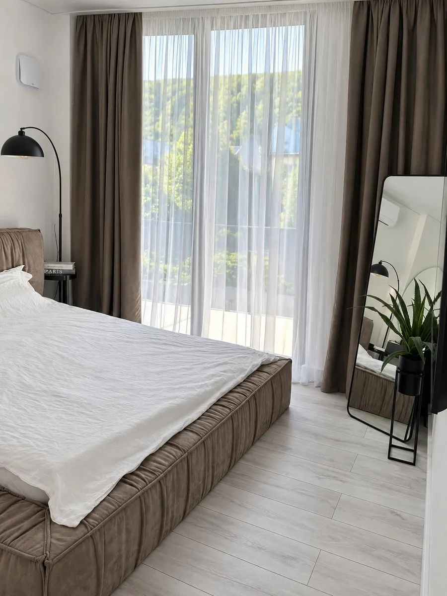 House, 4-room, 220 m²