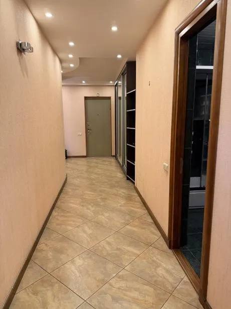 Квартира, 3-комн., 124 м²
