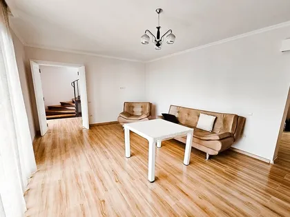 House, 4-room, 250 m²