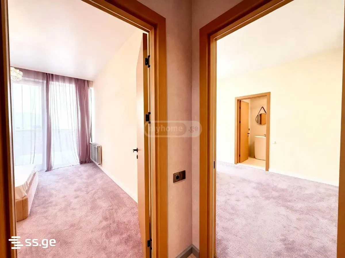 Дом, 3-комн., 600 м²