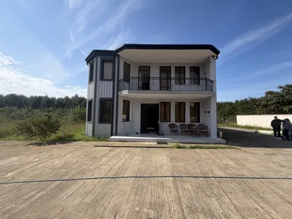 House, 5-room, 194.08 m²