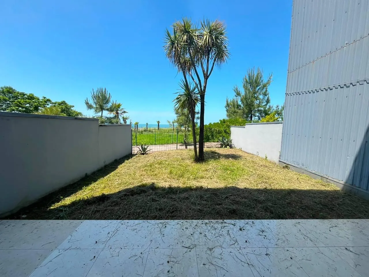 House, 4-room, 200 m²