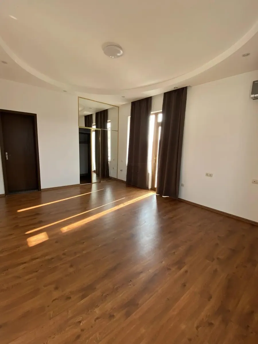 House, 7-room, 1200 m²