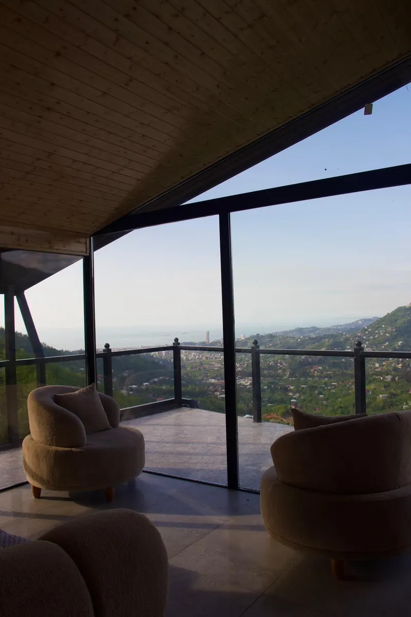 House, 7-room, 200 m²