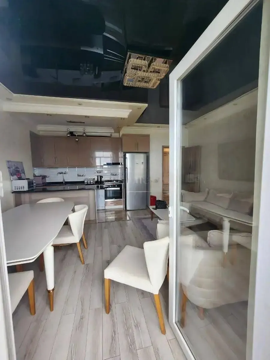 Квартира, 3-комн., 100 м²