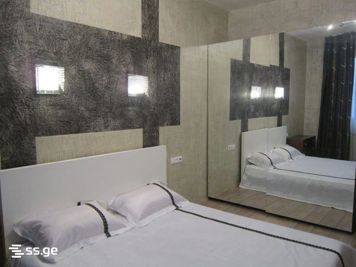 Apartment, 2-room, 90 m²