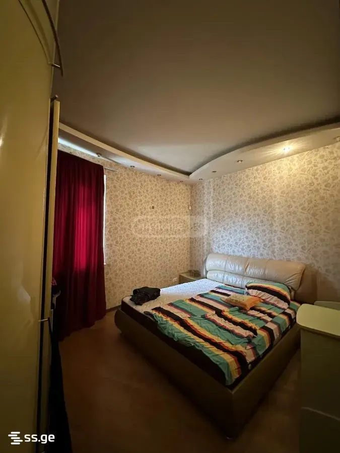 Квартира, 5-комн., 270 м²